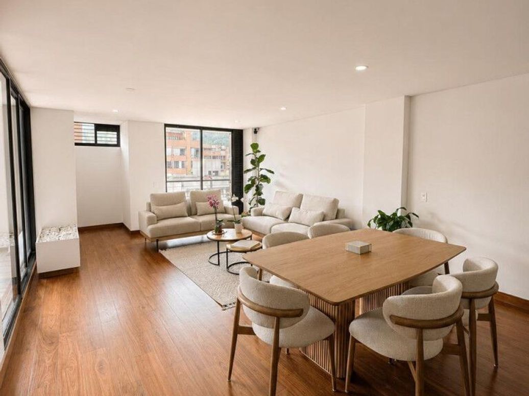 Apartamento de 2 alcobas en venta en Santa Barbara Occidental, Bogotá, 152 m² · foto 3 de 15