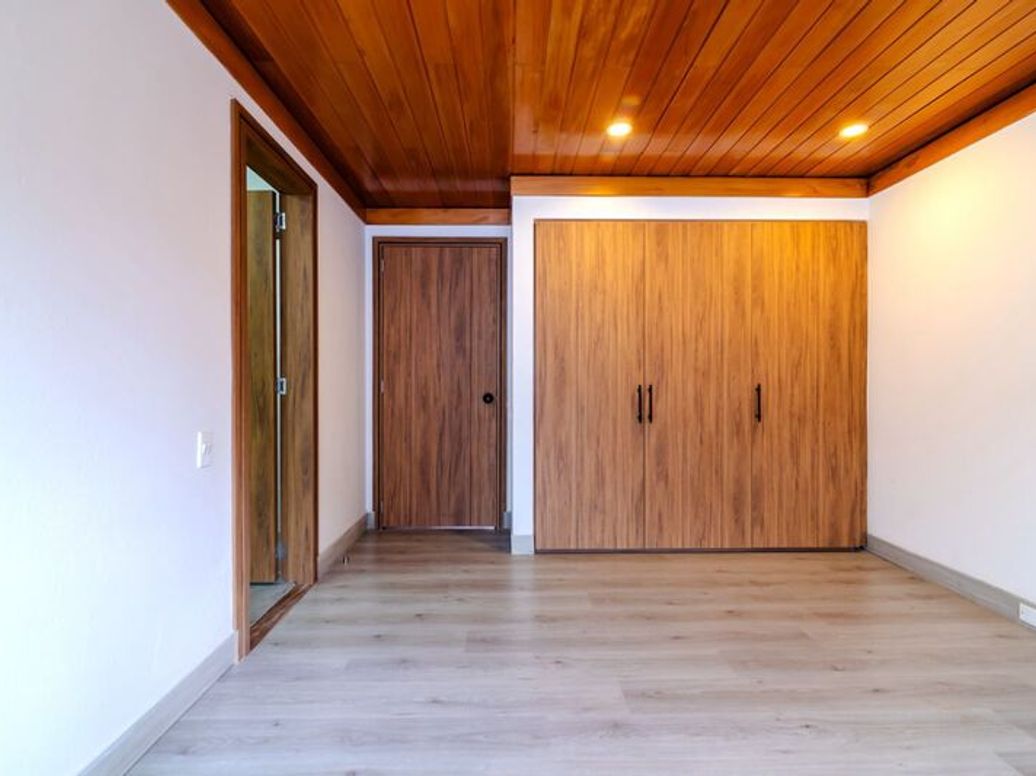Apartamento de 3 alcobas en venta en Bosque De Pinos, Bogotá, 206 m² · foto 17 de 18