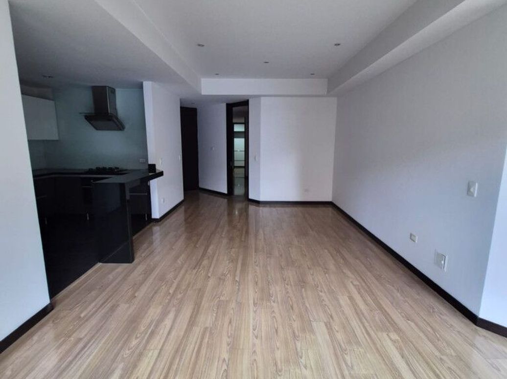Apartamento de 3 alcobas en venta en Santa Barbara Occidental, Bogotá, 128 m² · foto 3 de 20
