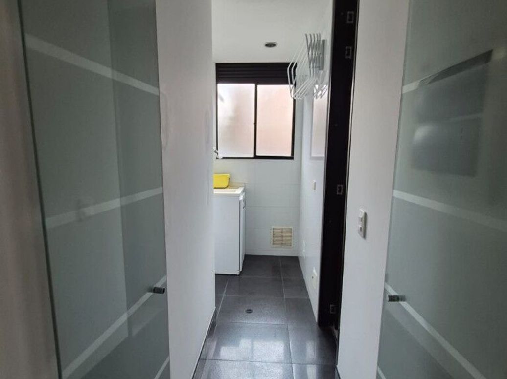 Apartamento de 3 alcobas en venta en Santa Barbara Occidental, Bogotá, 128 m² · foto 6 de 20
