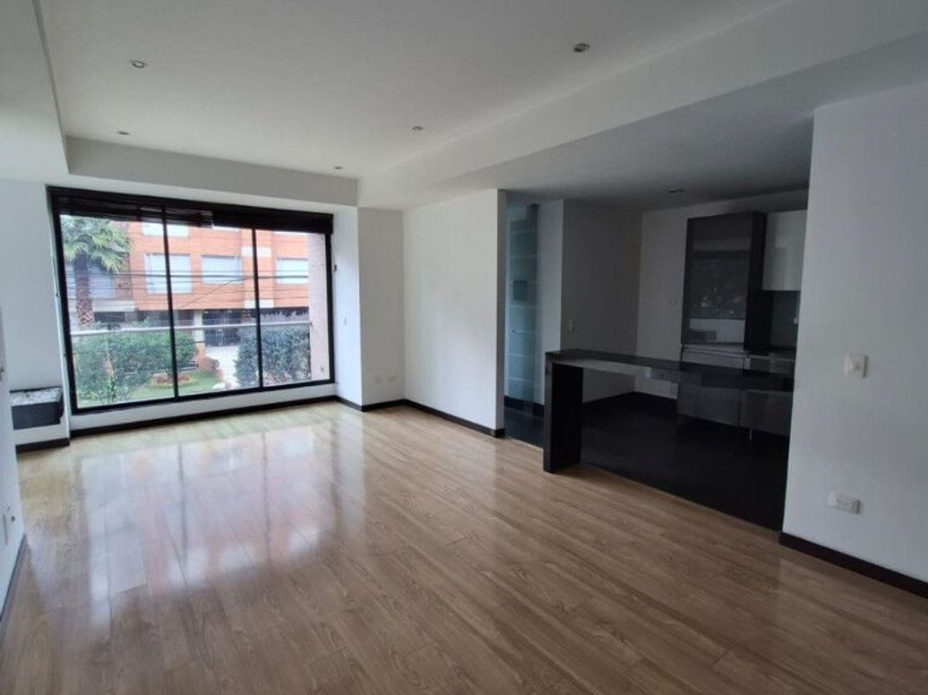 Apartamento de 3 alcobas en venta en Santa Barbara Occidental, Bogotá, 128 m² · foto 2 de 20