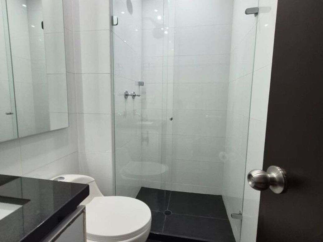 Apartamento de 3 alcobas en venta en Santa Barbara Occidental, Bogotá, 128 m² · foto 19 de 20