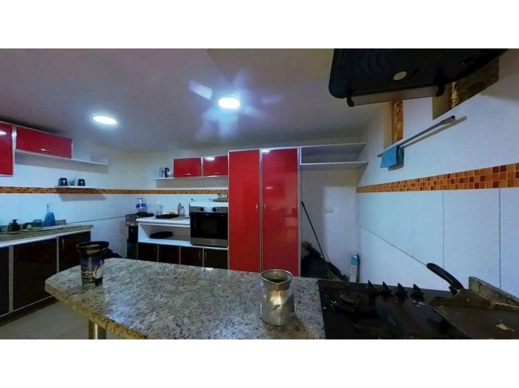 Casa de 8 alcobas en venta en Suba, Bogotá, 285 m² · foto 6 de 10