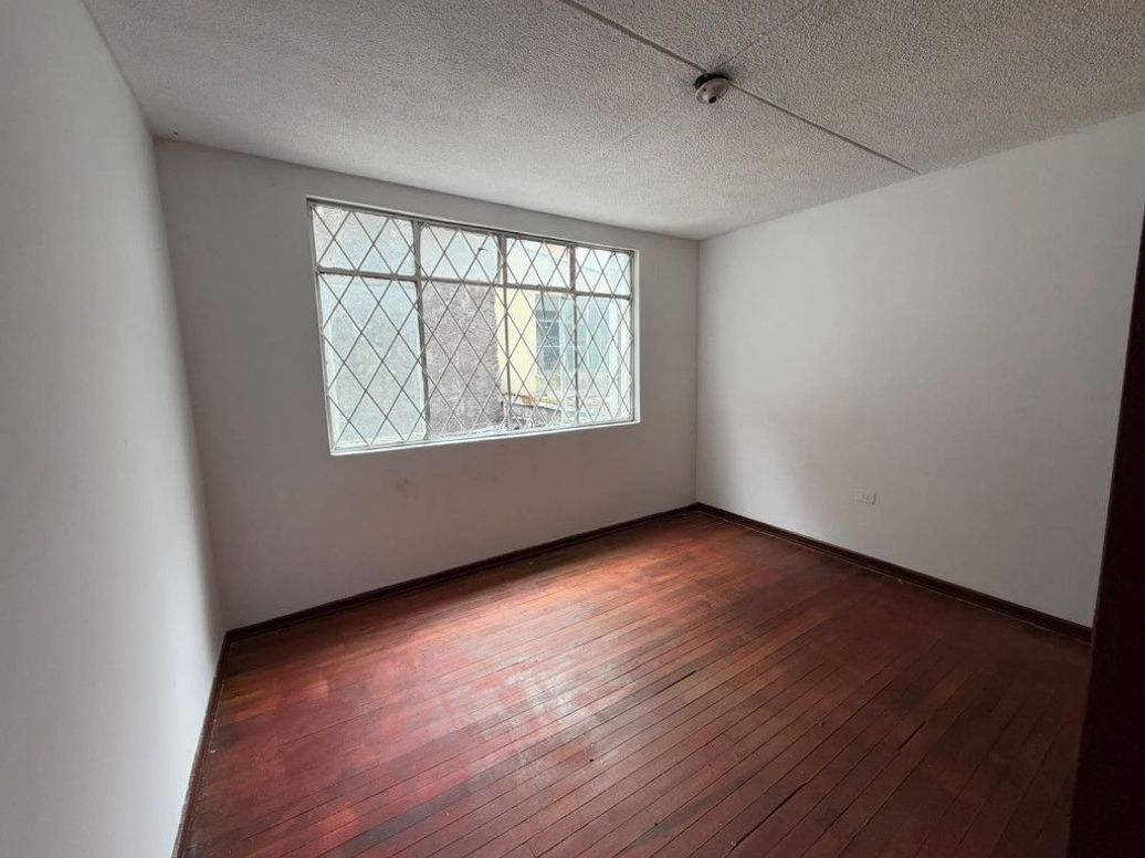 Casa de 5 alcobas en venta en Ciudad Jardín Sur, Bogotá, 18 m² · foto 15 de 19