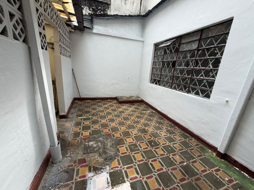 Casa de 5 alcobas en venta en Ciudad Jardín Sur, Bogotá, 18 m² · foto 11 de 19
