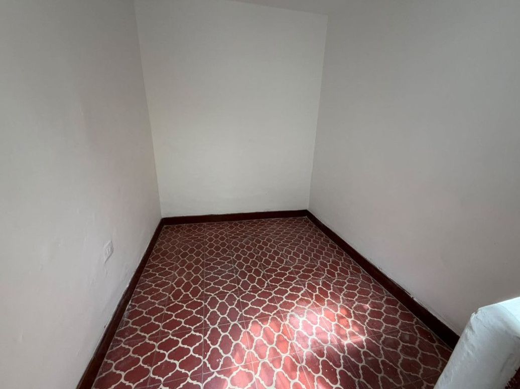 Casa de 5 alcobas en venta en Ciudad Jardín Sur, Bogotá, 18 m² · foto 9 de 19
