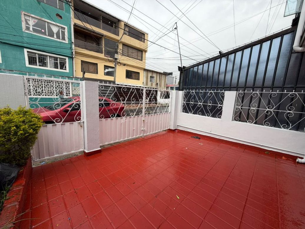 Casa de 5 alcobas en venta en Ciudad Jardín Sur, Bogotá, 18 m² · foto 7 de 19