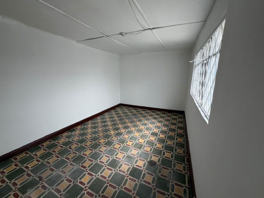 Casa de 5 alcobas en venta en Ciudad Jardín Sur, Bogotá, 18 m² · foto 17 de 19