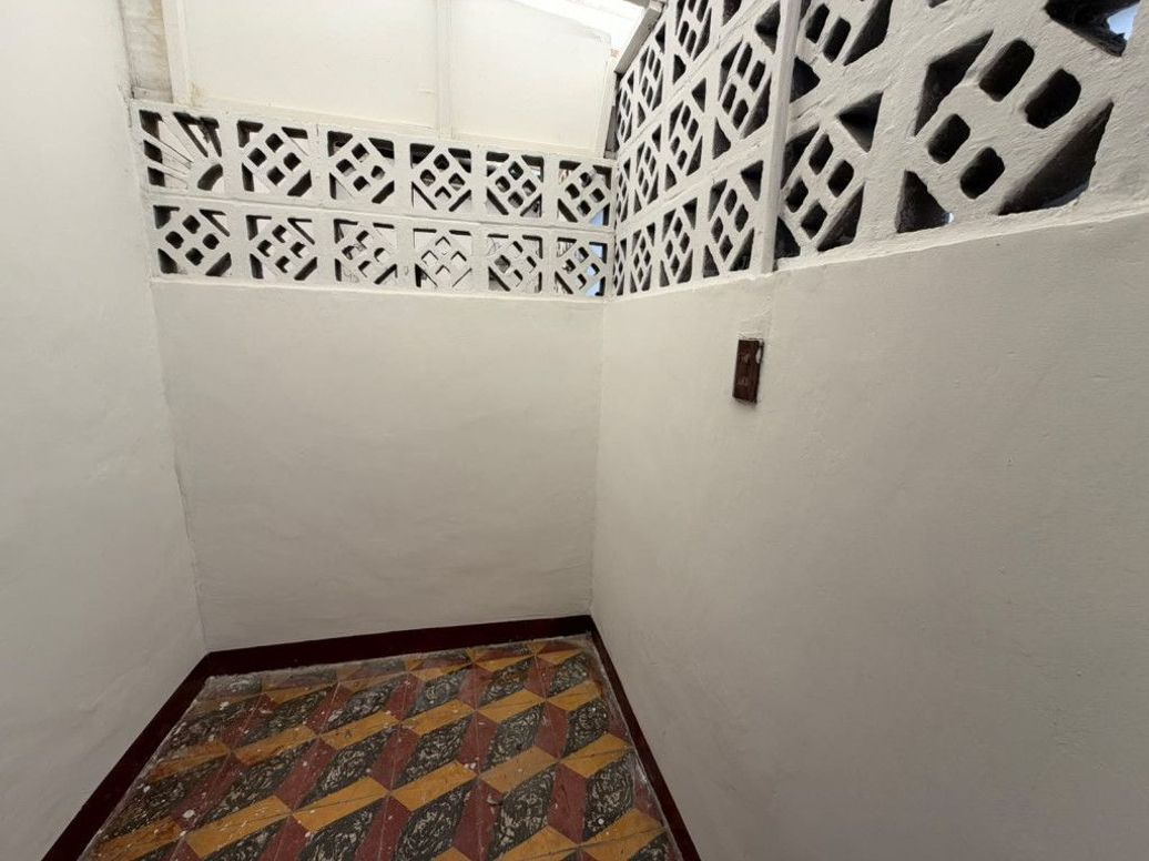 Casa de 5 alcobas en venta en Ciudad Jardín Sur, Bogotá, 18 m² · foto 8 de 19