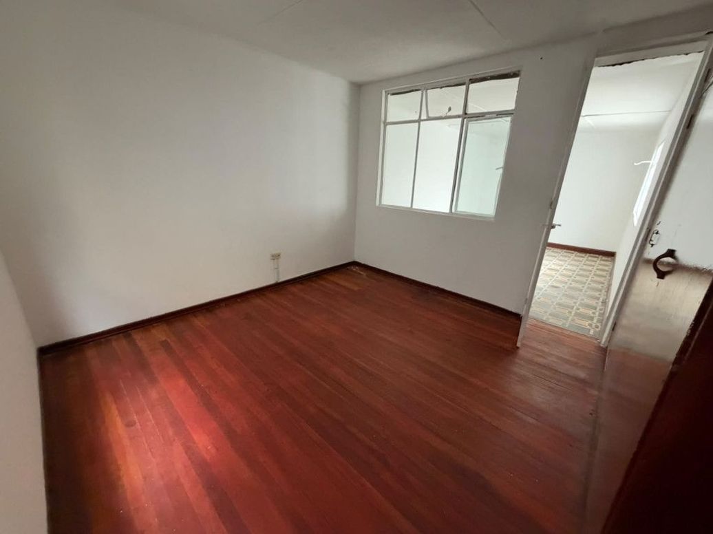 Casa de 5 alcobas en venta en Ciudad Jardín Sur, Bogotá, 18 m² · foto 16 de 19