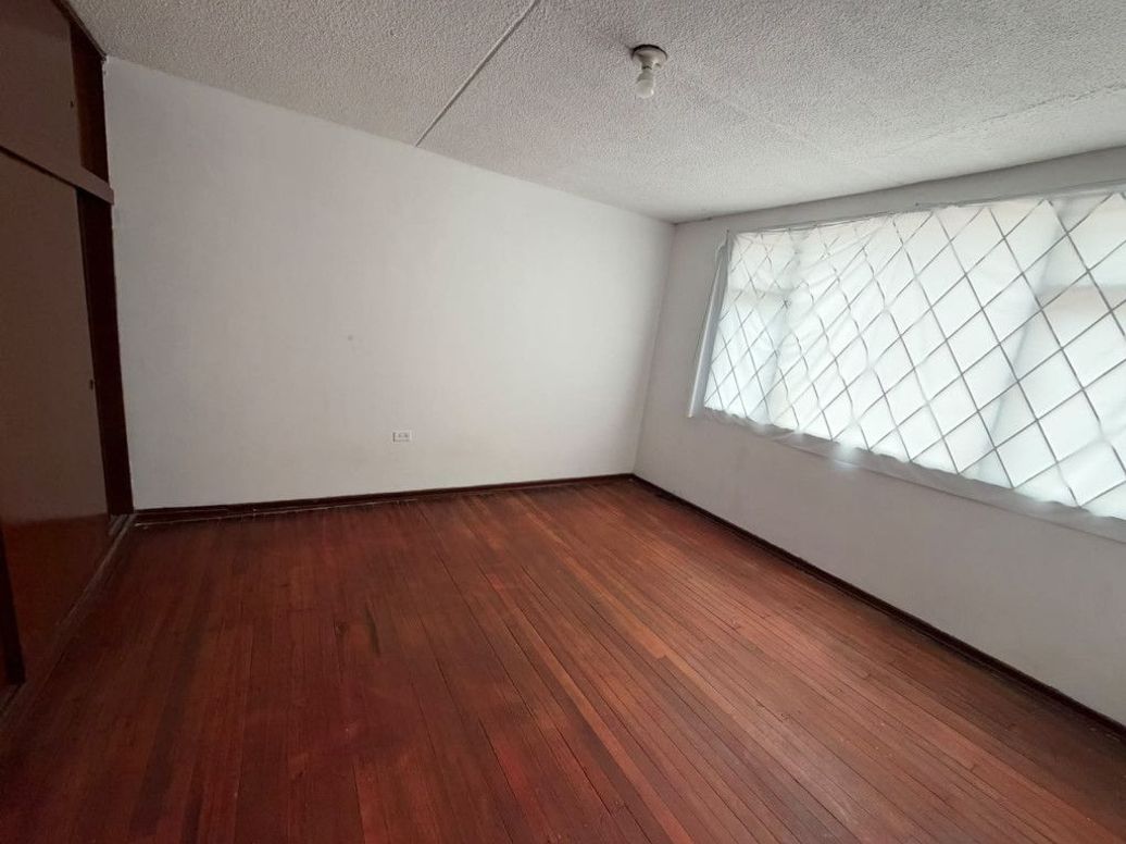 Casa de 5 alcobas en venta en Ciudad Jardín Sur, Bogotá, 18 m² · foto 14 de 19