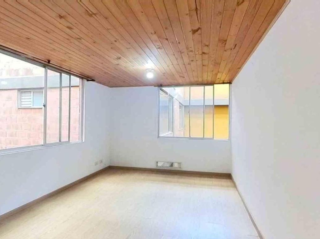 Apartamento de 1 alcoba en venta en San Antonio Norte, Bogotá, 35 m² · foto 2 de 11