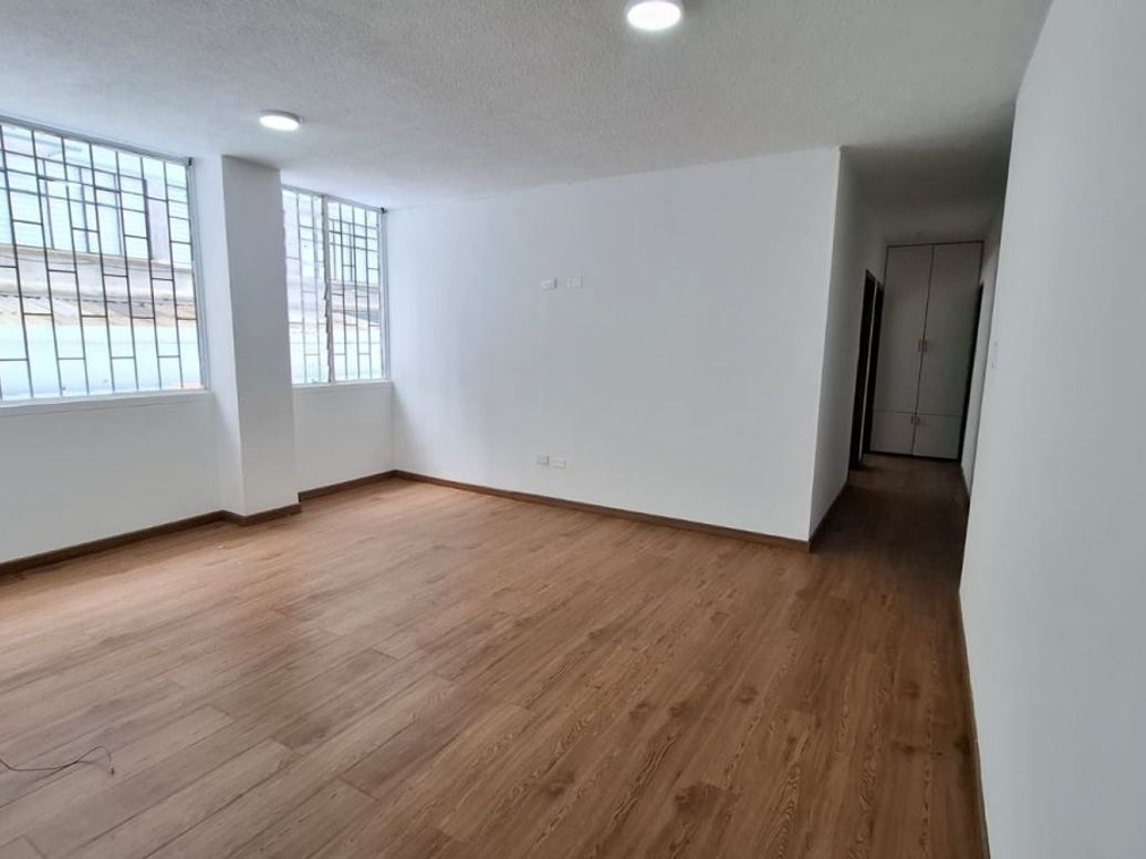 Apartamento de 2 alcobas en arriendo en Las Aguas, Bogotá, 81 m² · foto 3 de 20