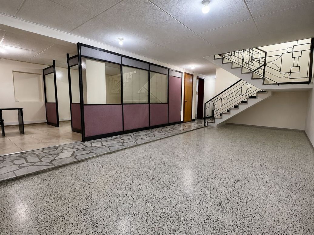 Casa de 6 alcobas en arriendo en El Vergel, Bogotá, 540 m² · foto 17 de 20