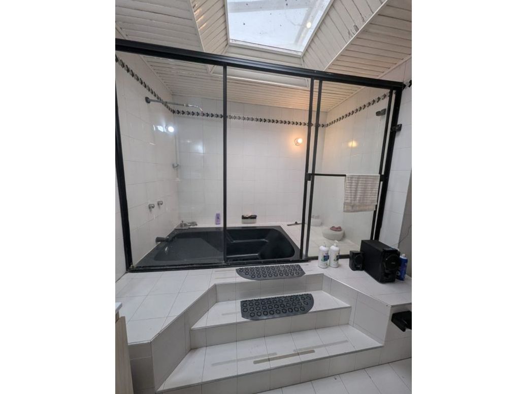 Casa de 4 alcobas en venta en Cedritos, Bogotá, 180 m² · foto 11 de 11