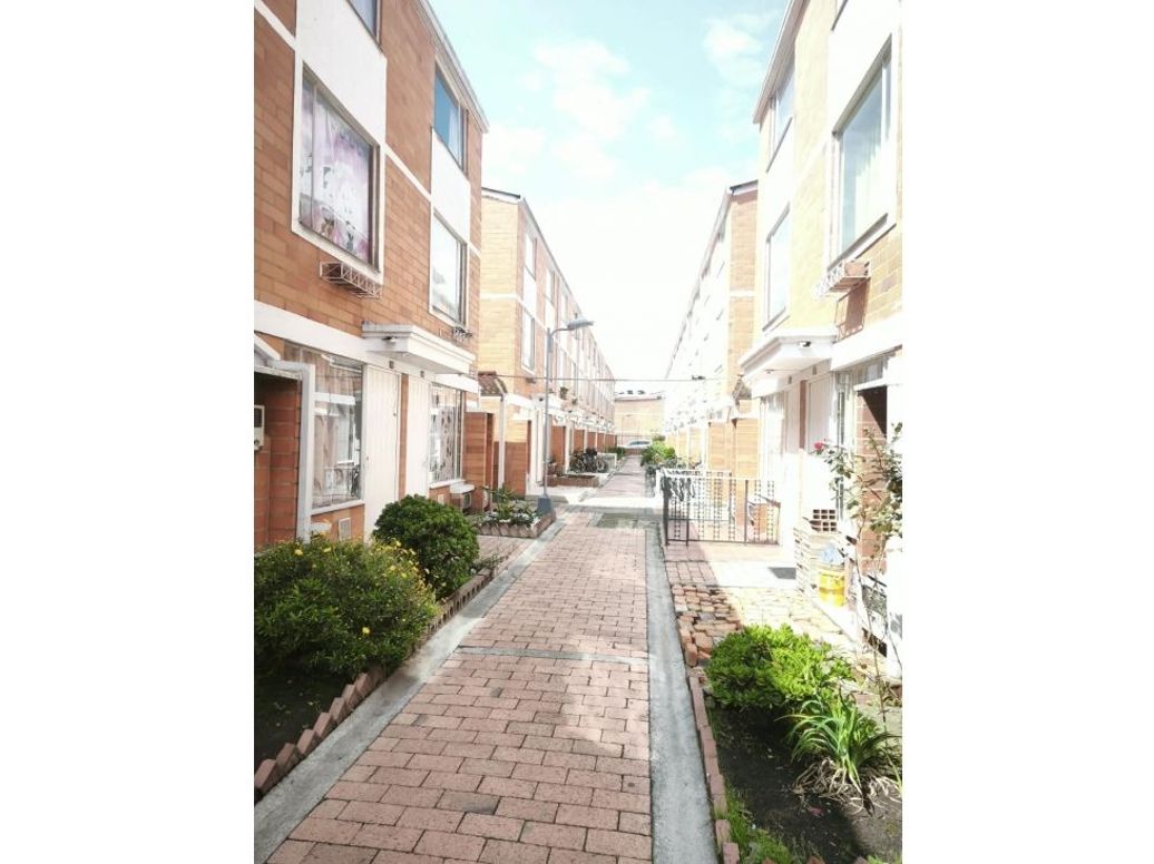 Casa de 2 alcobas en venta en Nueva Castilla, Bogotá, 54 m² · foto 4 de 20