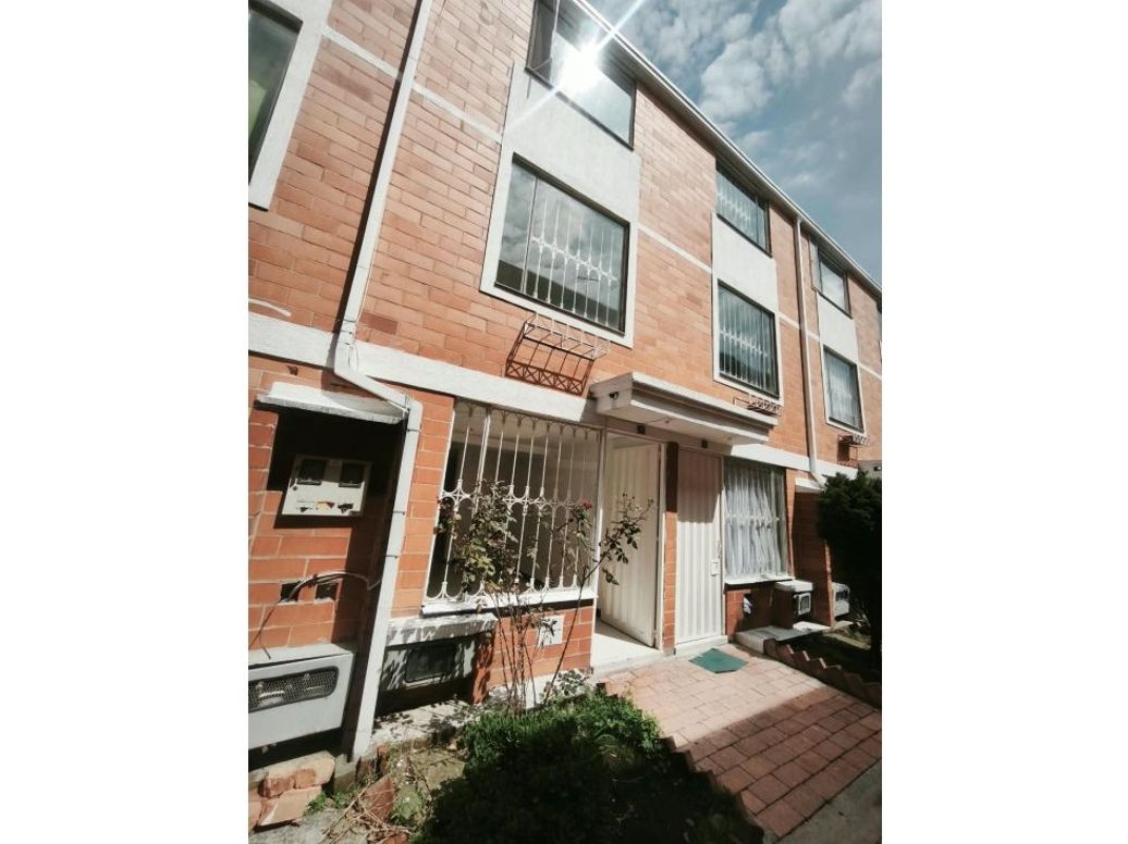 Casa de 2 alcobas en venta en Nueva Castilla, Bogotá, 54 m² · foto 3 de 20