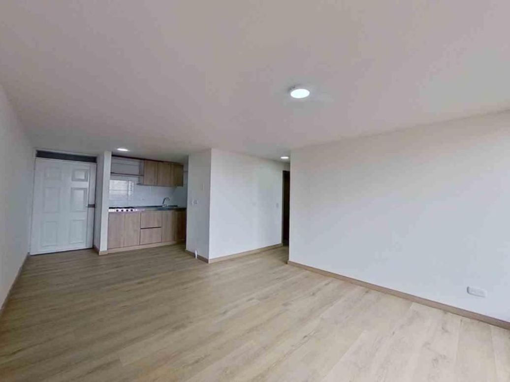Apartamento de 2 alcobas en venta en Fontibón Centro, Bogotá, 42 m² · foto 2 de 17