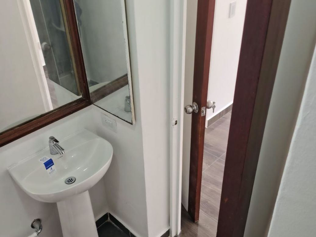 Apartaestudio en arriendo en Santa Teresita, Bogotá, 31 m² · foto 7 de 11