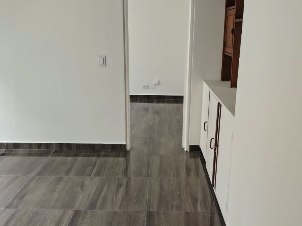 Apartaestudio en arriendo en Santa Teresita, Bogotá, 31 m² · foto 2 de 11