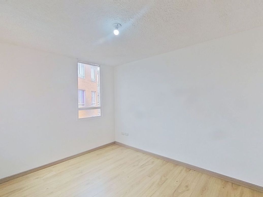 Apartamento de 3 alcobas en venta en India Catalina, Bogotá, 47 m² · foto 2 de 19