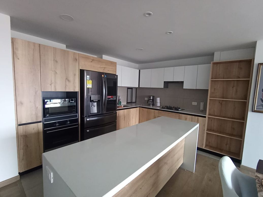 Apartamento de 3 alcobas en arriendo en Cjr Gran Reserva De Mallorca, Bogotá, 111 m² · foto 3 de 18