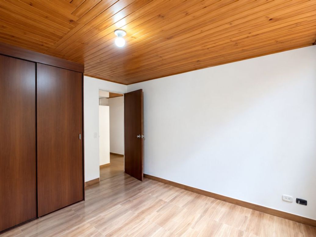 Apartamento de 1 alcoba en venta en San Antonio Norte, Bogotá, 36 m² · foto 6 de 8