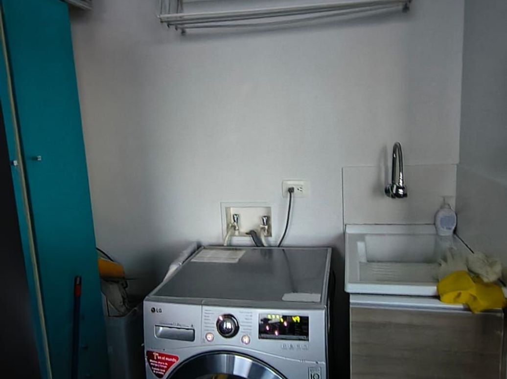 Apartamento de 2 alcobas en venta en Quinta Paredes, Bogotá, 72 m² · foto 3 de 20