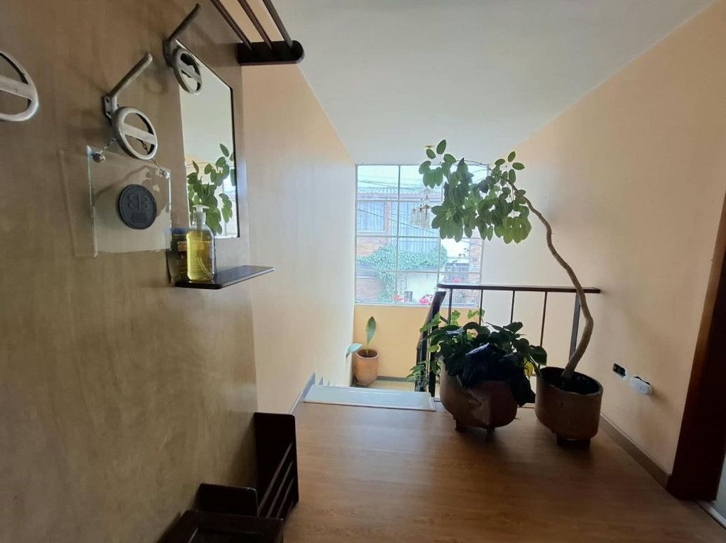 Casa de 8 alcobas en venta en Chapinero Central, Bogotá, 120 m² · foto 2 de 20