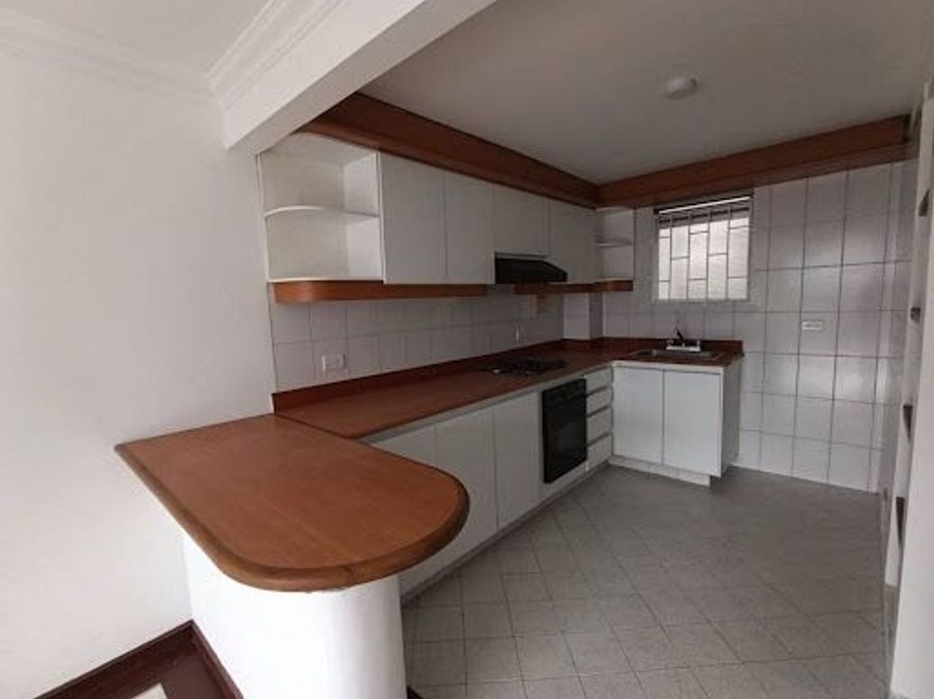 Apartamento de 3 alcobas en venta en San José Del Prado, Bogotá, 95 m² · foto 3 de 20