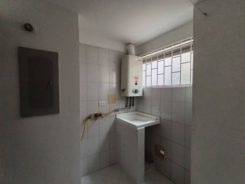 Apartamento de 3 alcobas en venta en San José Del Prado, Bogotá, 95 m² · foto 7 de 20