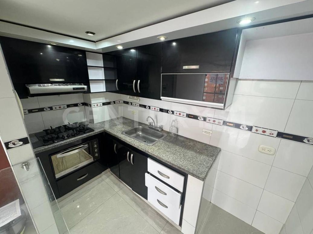 Apartamento de 3 alcobas en venta en La Felicidad, Bogotá, 59 m² · foto 4 de 15