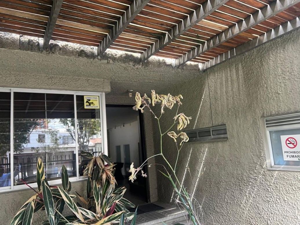 Casa de 5 alcobas en arriendo en Santa Ana Occidental, Bogotá, 220 m² · foto 3 de 20