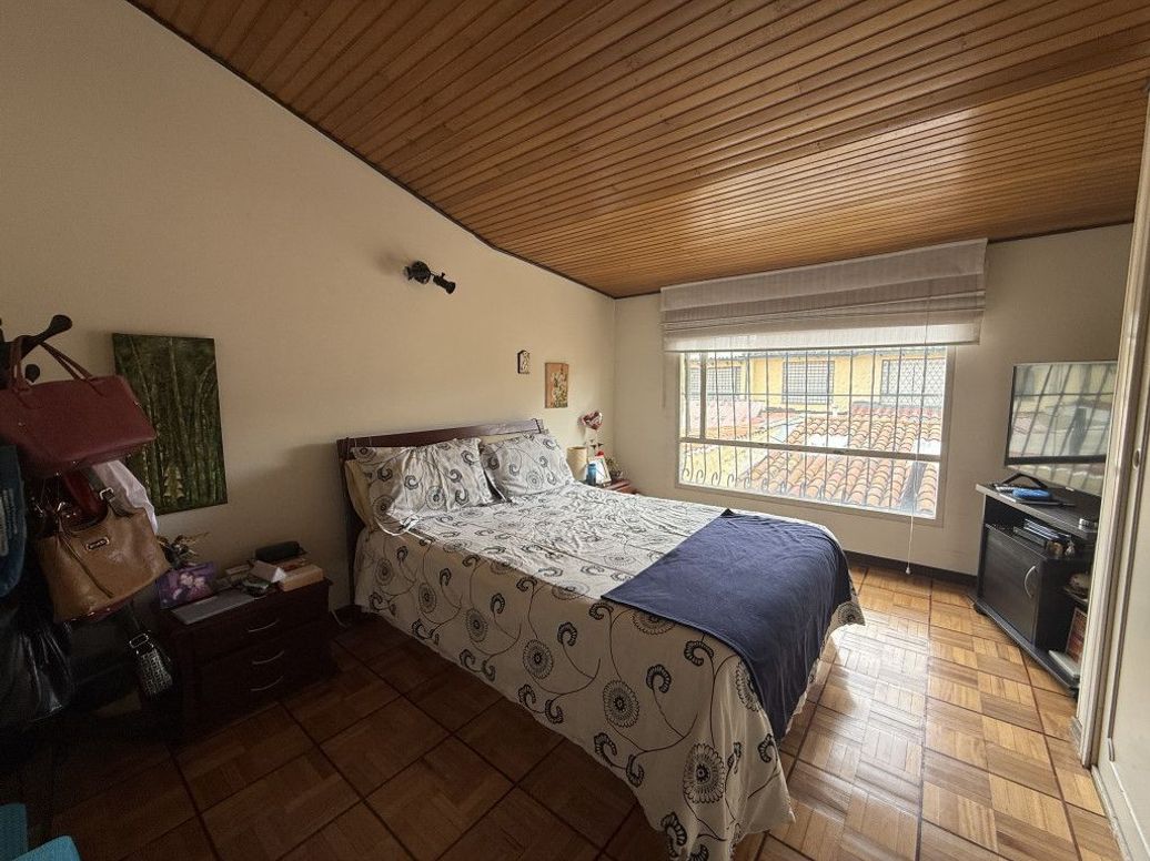 Casa de 4 alcobas en venta en San José Del Prado, Bogotá, 244 m² · foto 13 de 20