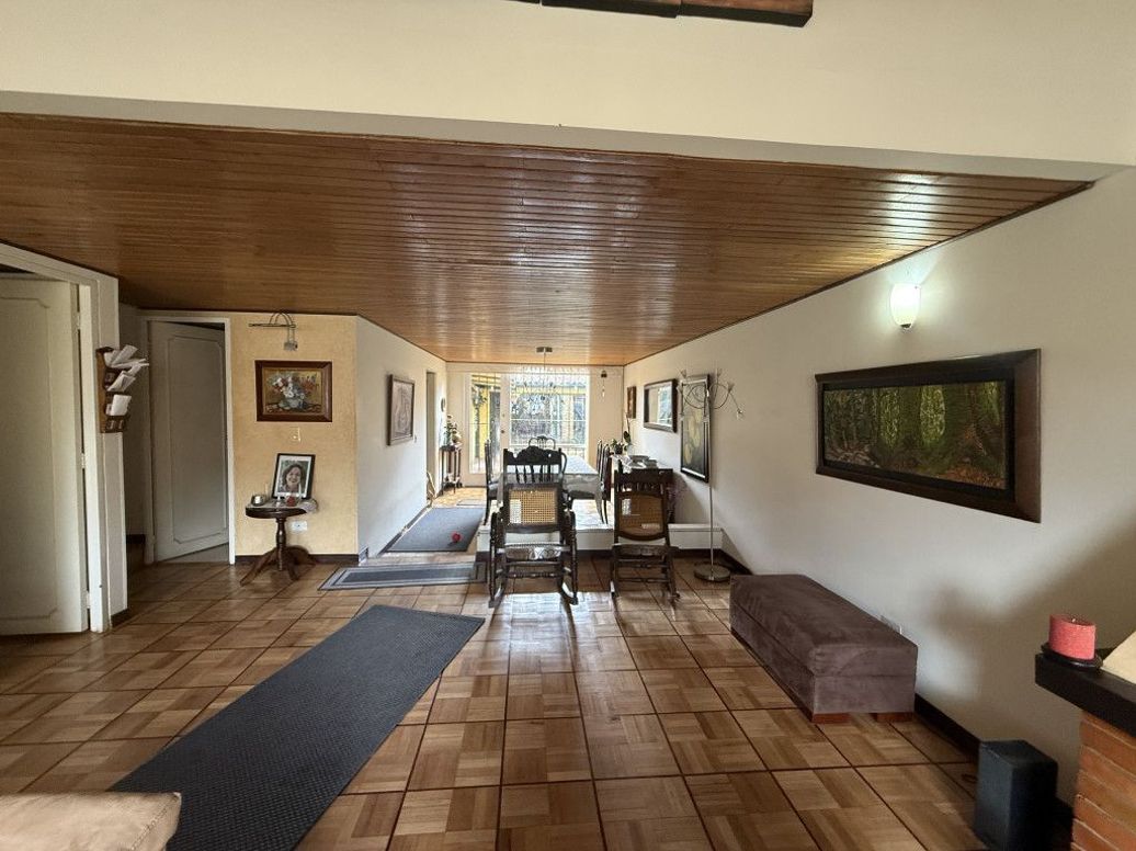 Casa de 4 alcobas en venta en San José Del Prado, Bogotá, 244 m² · foto 4 de 20