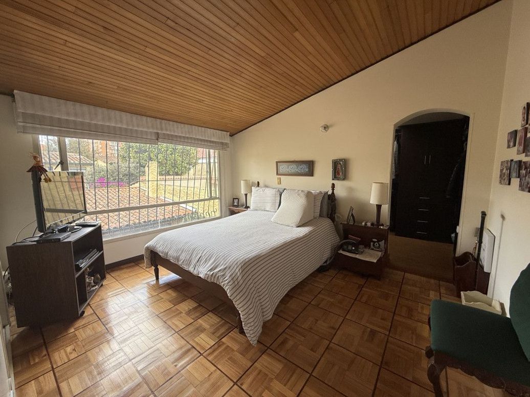 Casa de 4 alcobas en venta en San José Del Prado, Bogotá, 244 m² · foto 14 de 20