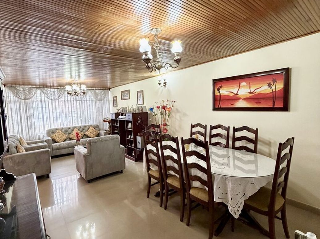 Casa de 5 alcobas en venta en Normandia Occidental, Bogotá, 171 m² · foto 5 de 20