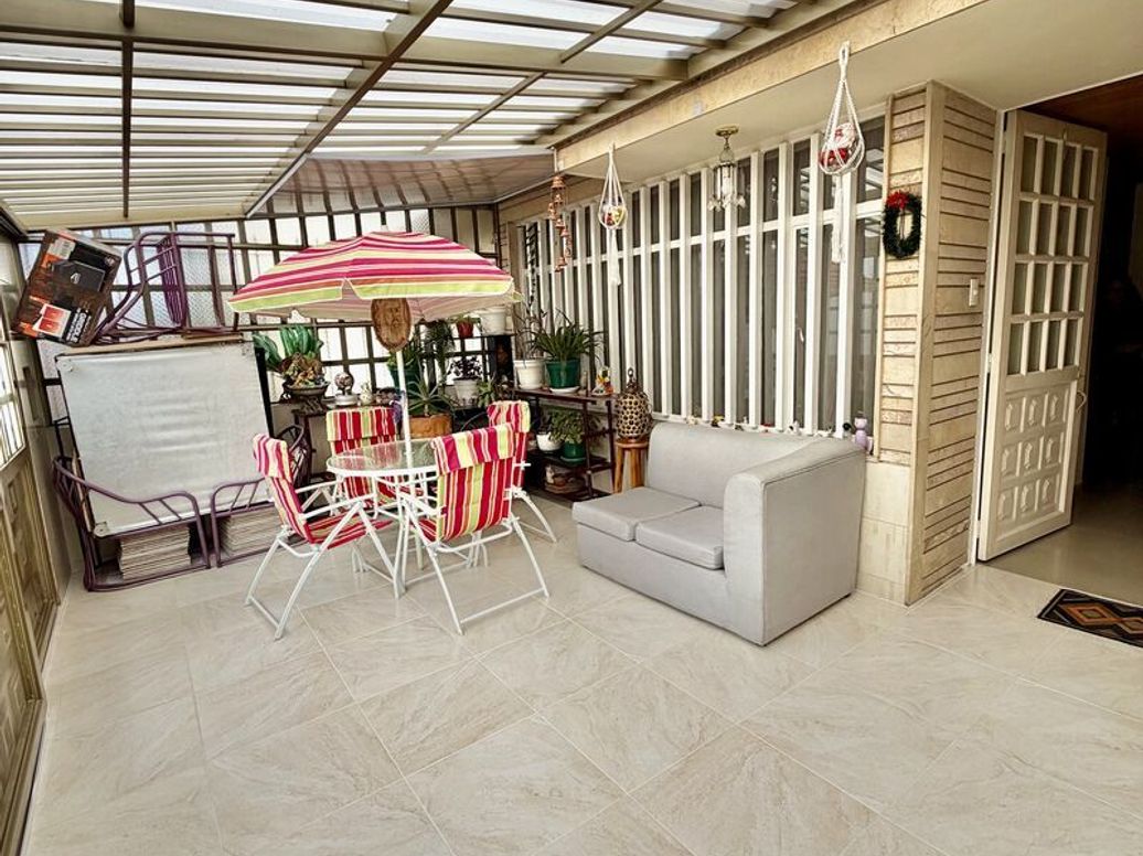 Casa de 5 alcobas en venta en Normandia Occidental, Bogotá, 171 m² · foto 2 de 20
