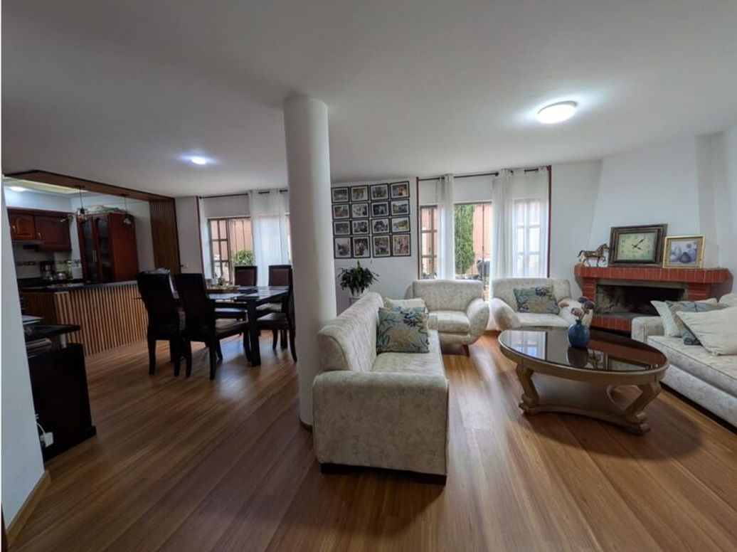 Casa de 4 alcobas en venta en Las Cruces, Bogotá, 160 m² · foto 2 de 20