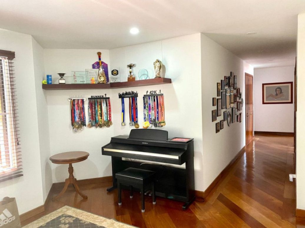 Apartamento de 3 alcobas en venta en San Patricio, Bogotá, 219 m² · foto 8 de 14