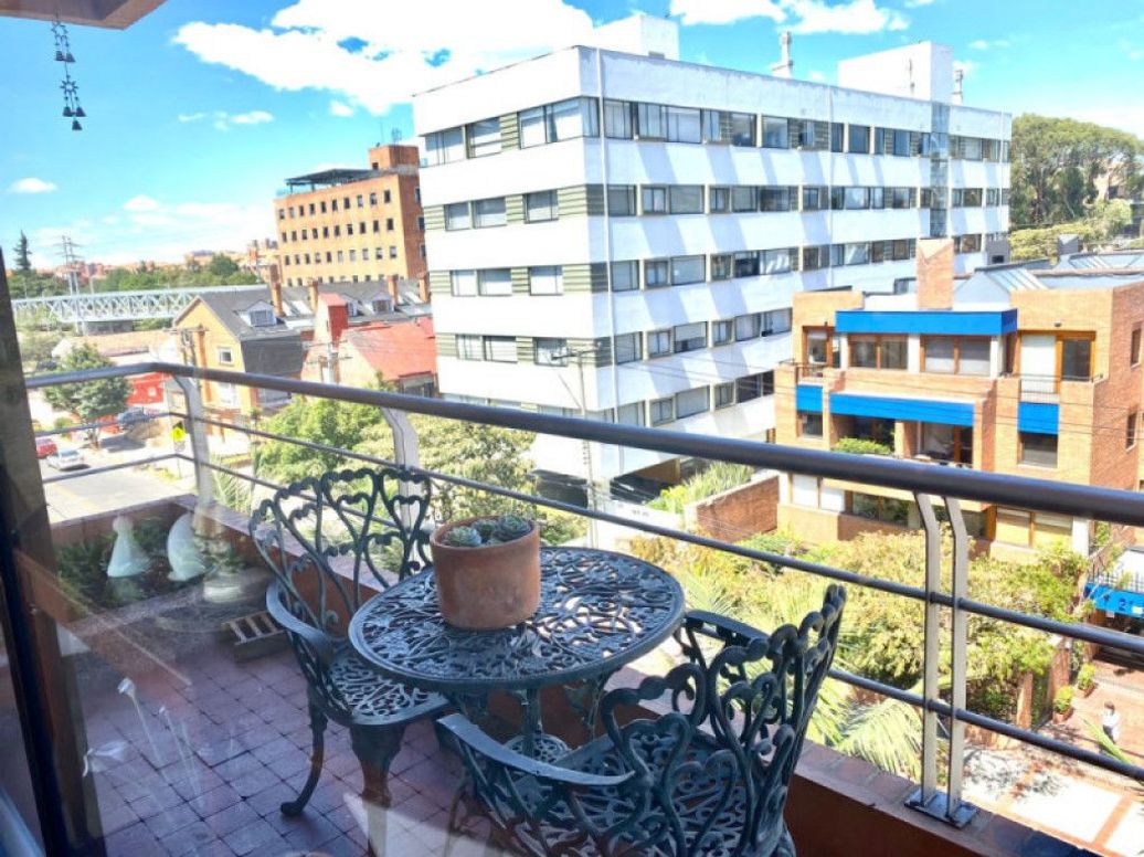 Apartamento de 3 alcobas en venta en San Patricio, Bogotá, 219 m² · foto 3 de 14