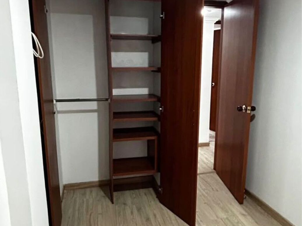 Apartamento de 3 alcobas en venta en Pardo Rubio, Bogotá, 64 m² · foto 8 de 9
