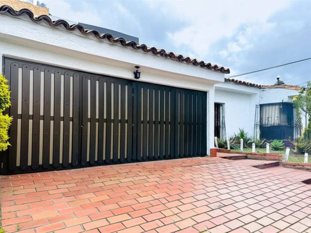 Casa de 4 alcobas en venta en Mónaco, Bogotá, 253 m² · foto 2 de 19