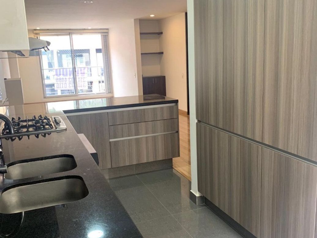 Apartamento de 3 alcobas en venta en Bella Suiza, Bogotá, 129 m² · foto 4 de 10
