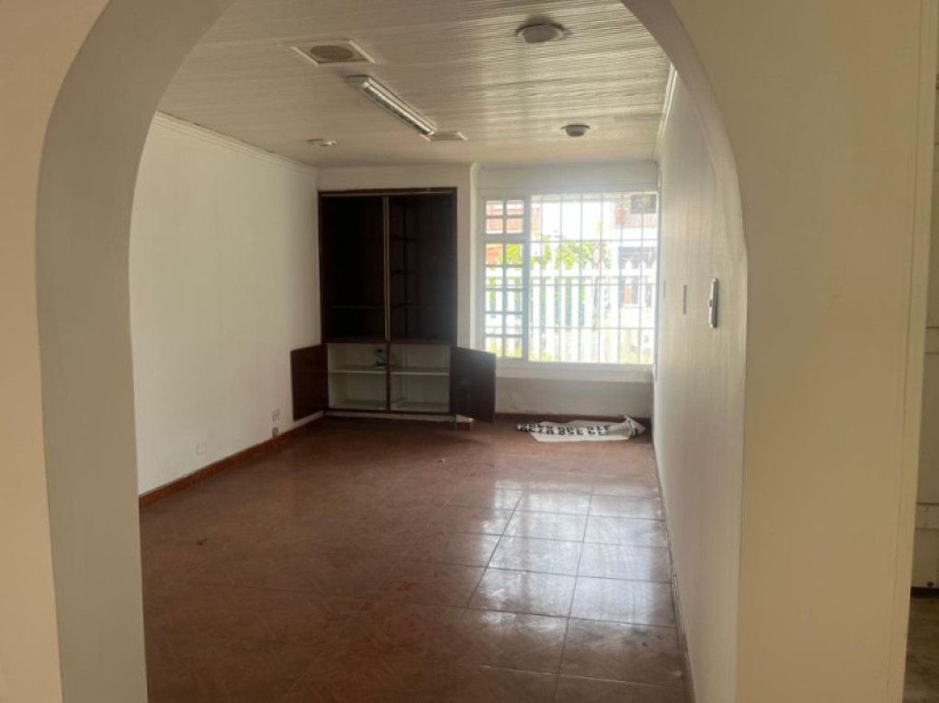 Casa de 4 alcobas en venta en Santa Barbara Central, Bogotá, 420 m² · foto 7 de 10