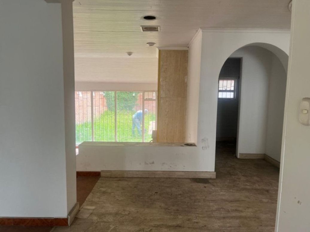 Casa de 4 alcobas en venta en Santa Barbara Central, Bogotá, 420 m² · foto 5 de 10