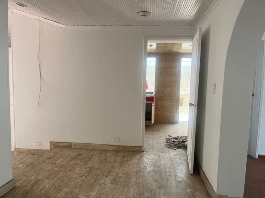 Casa de 4 alcobas en venta en Santa Barbara Central, Bogotá, 420 m² · foto 6 de 10