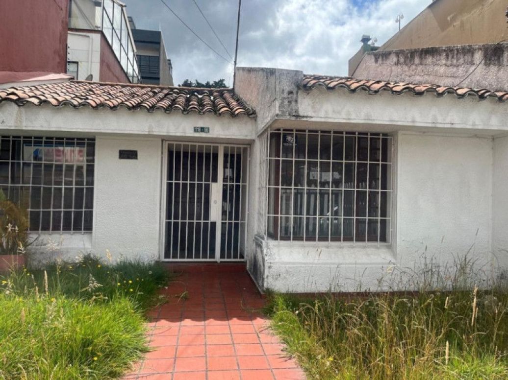 Casa de 4 alcobas en venta en Santa Barbara Central, Bogotá, 420 m² · foto 9 de 10