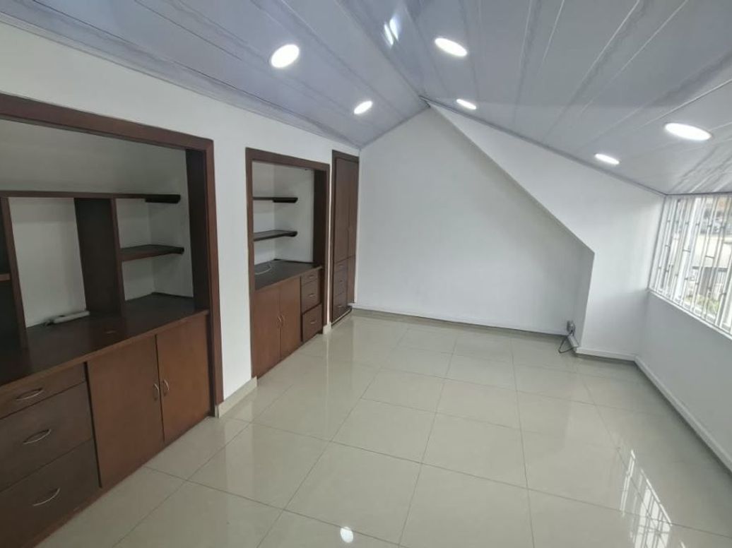 Casa de 5 alcobas en venta en Polo Club, Bogotá, 200 m² · foto 12 de 20