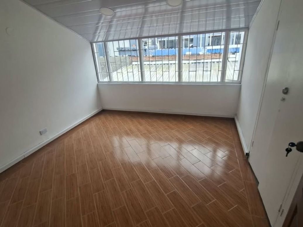Casa de 5 alcobas en venta en Polo Club, Bogotá, 200 m² · foto 9 de 20